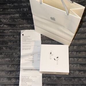 Apple AirPods with MagSafe Charging Case - White